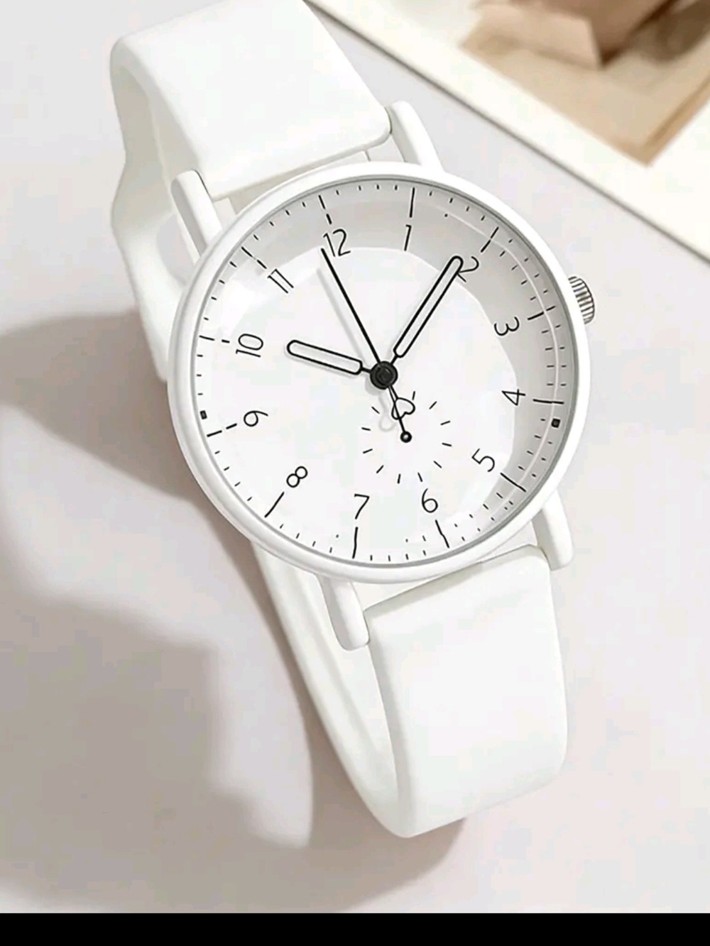 Women’s Casual Silicone Quartz Watch – Fashionable Soft Strap Wristwatch Daily